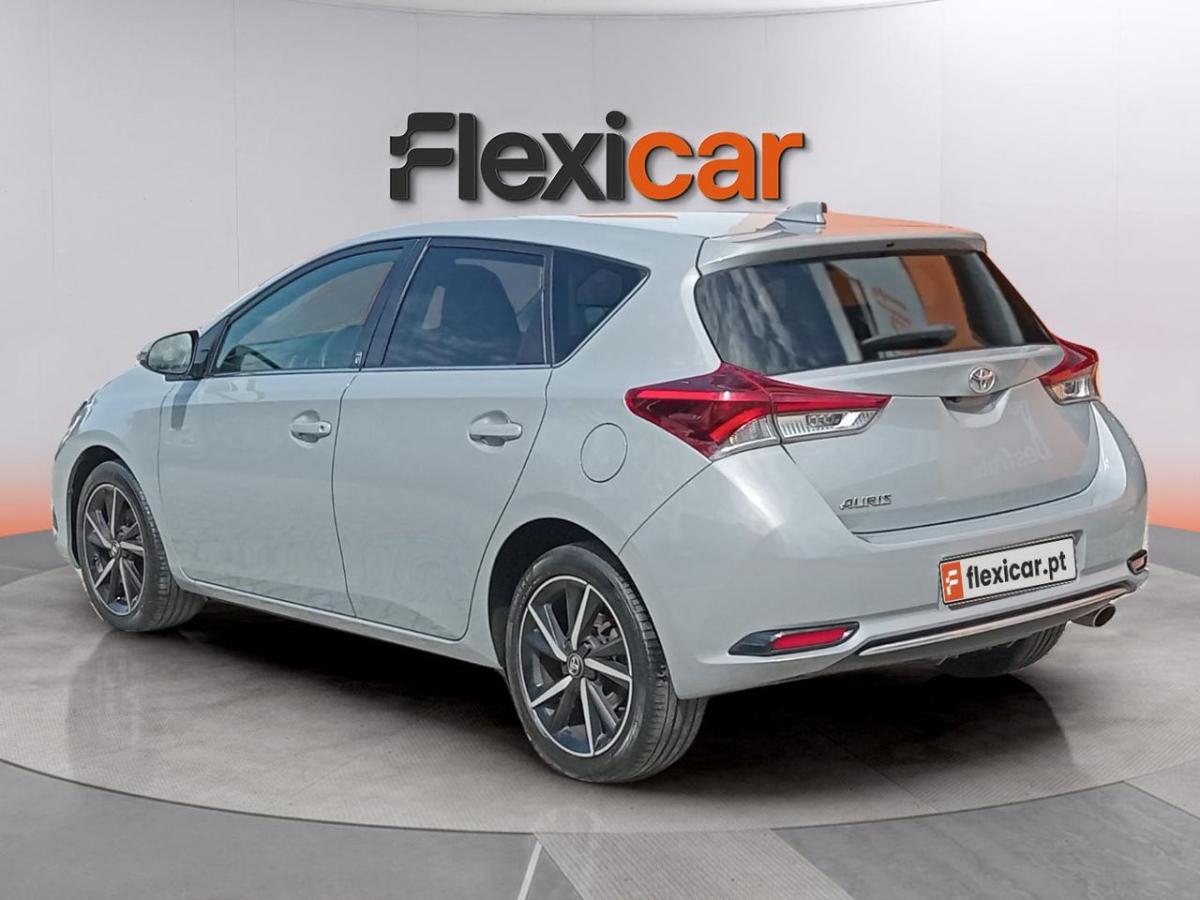 toyota-auris-2018-gasolina-1197cc