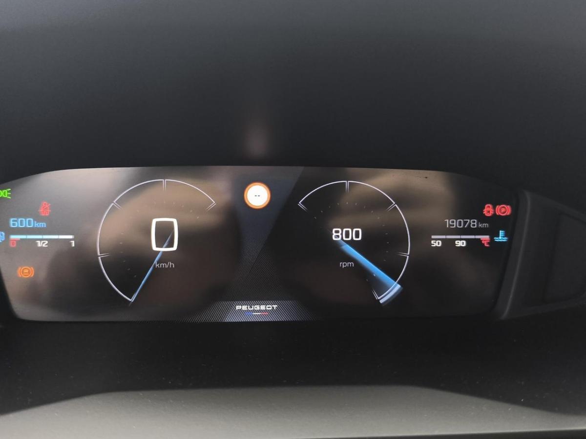peugeot-208-2024-gasolina-1199cc