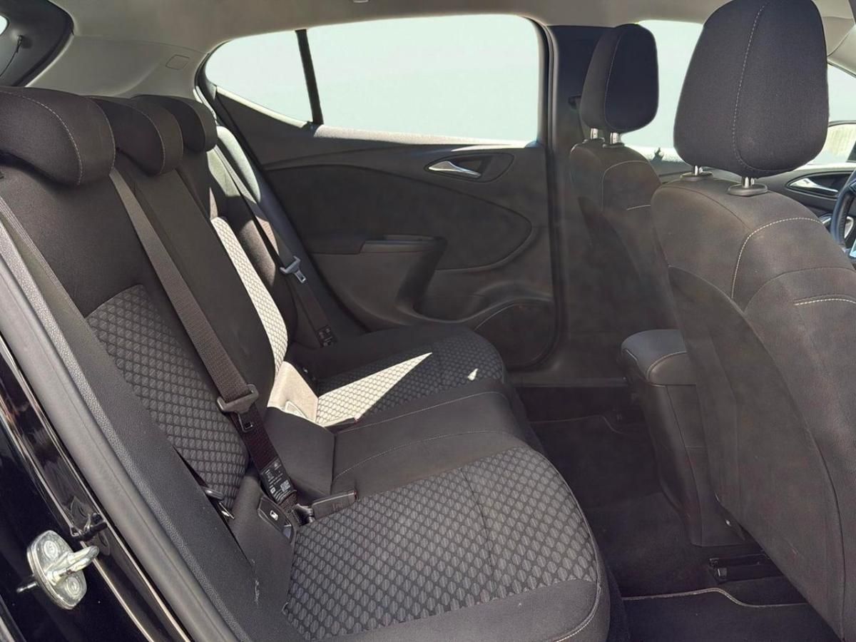 opel-astra-2018-diesel-1598cc