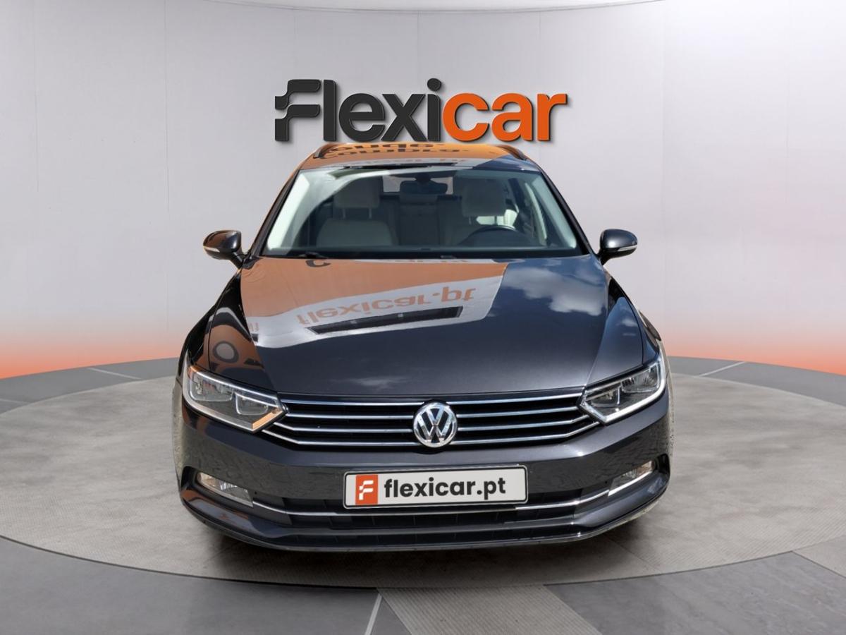volkswagen-passat-variant-2018-diesel-1598cc