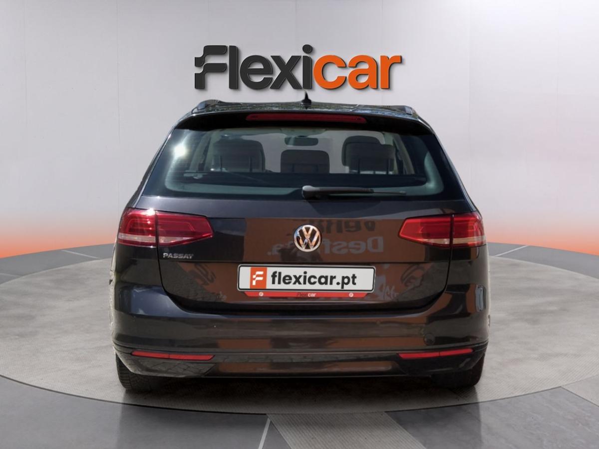 volkswagen-passat-variant-2018-diesel-1598cc