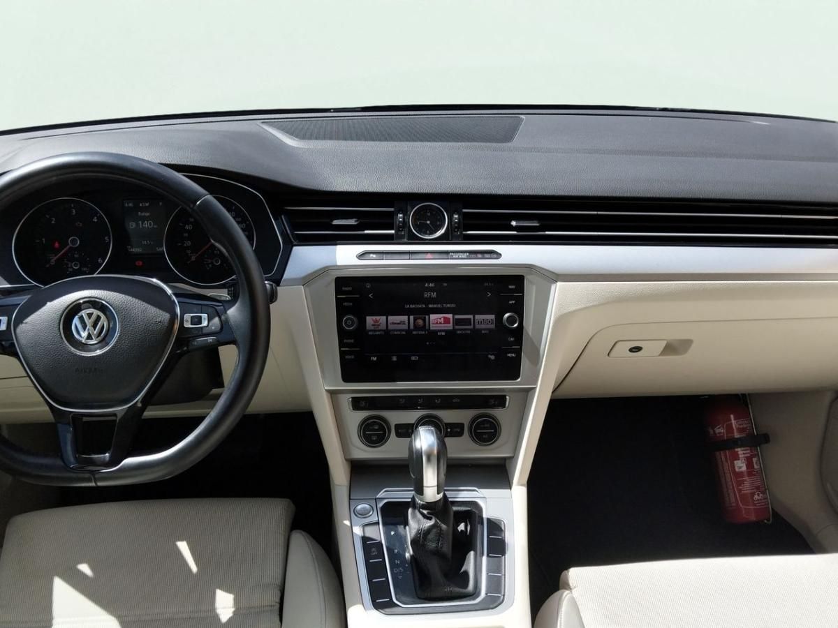 volkswagen-passat-variant-2018-diesel-1598cc