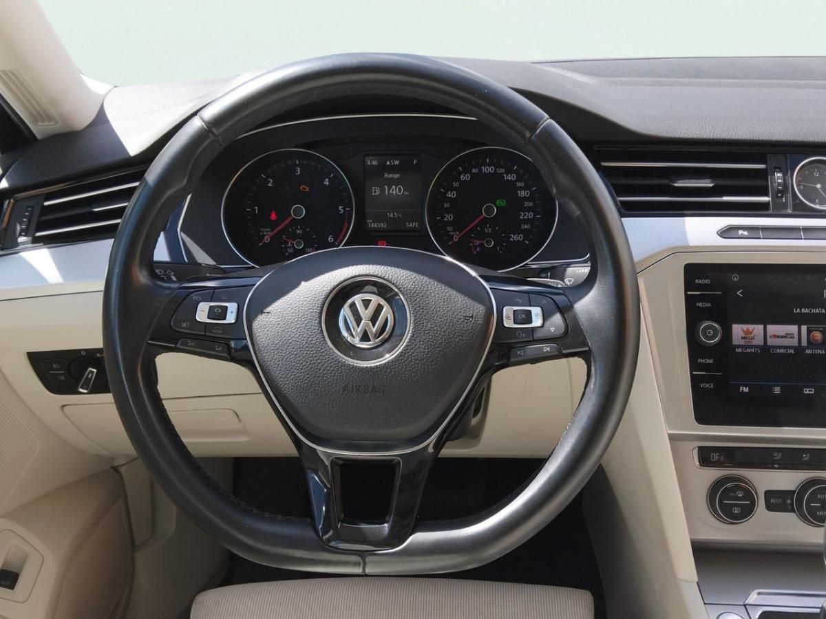 volkswagen-passat-variant-2018-diesel-1598cc