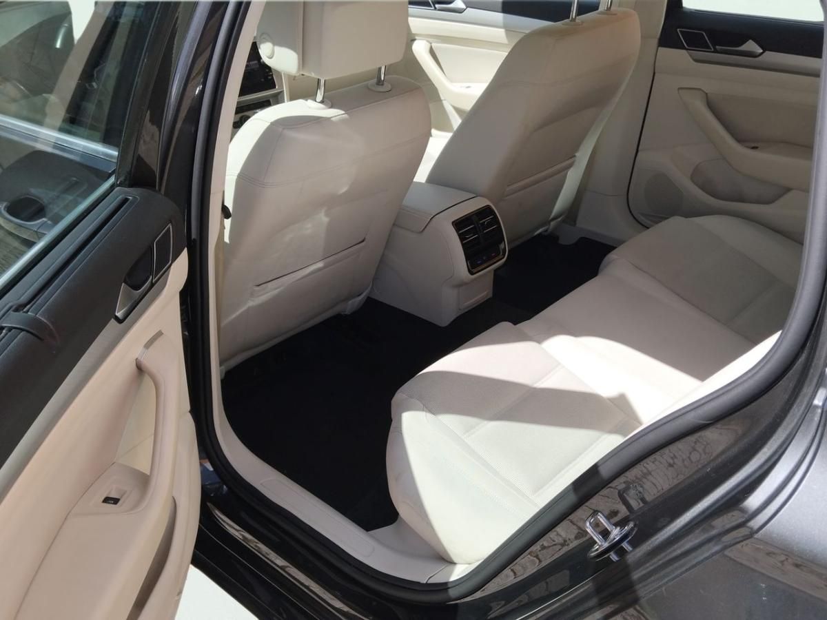 volkswagen-passat-variant-2018-diesel-1598cc