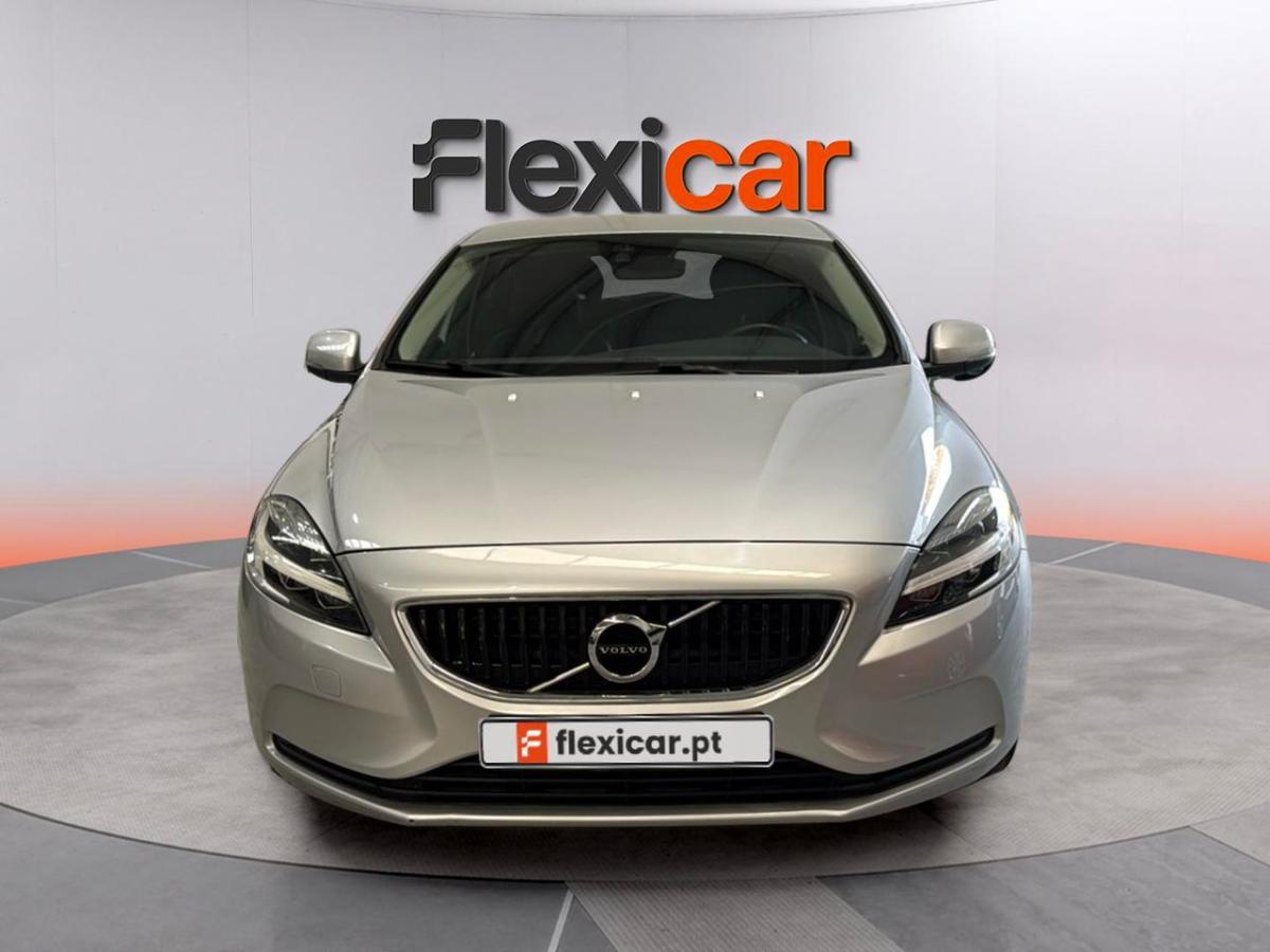 volvo-v40-2019-diesel-1969cc
