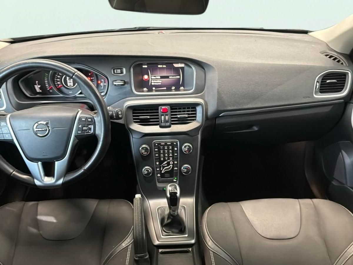 volvo-v40-2019-diesel-1969cc