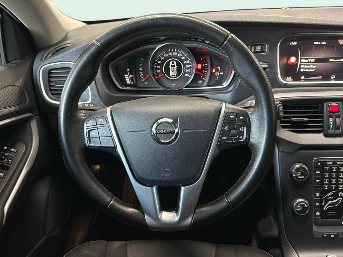 volvo-v40-2019-diesel-1969cc