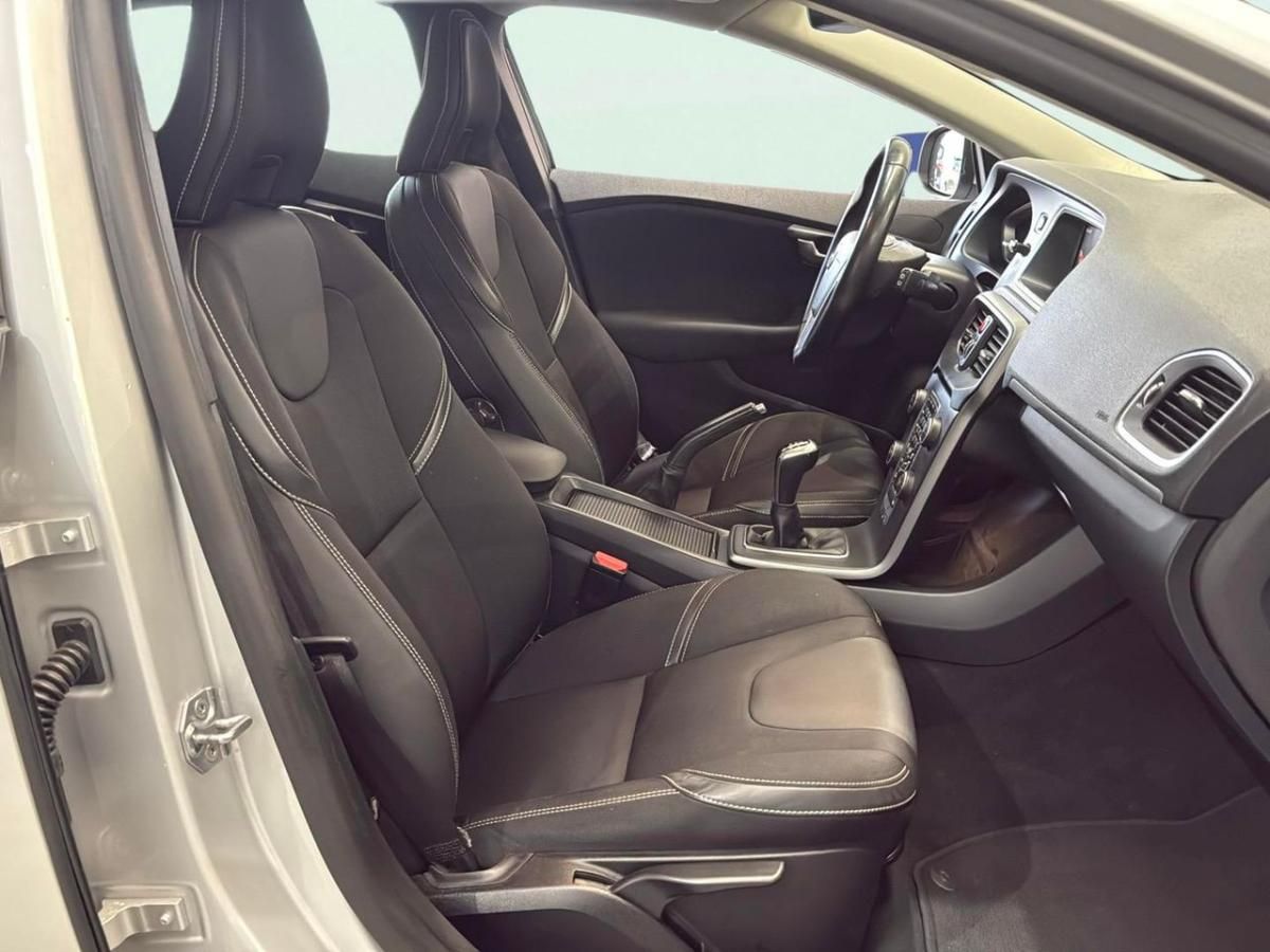 volvo-v40-2019-diesel-1969cc