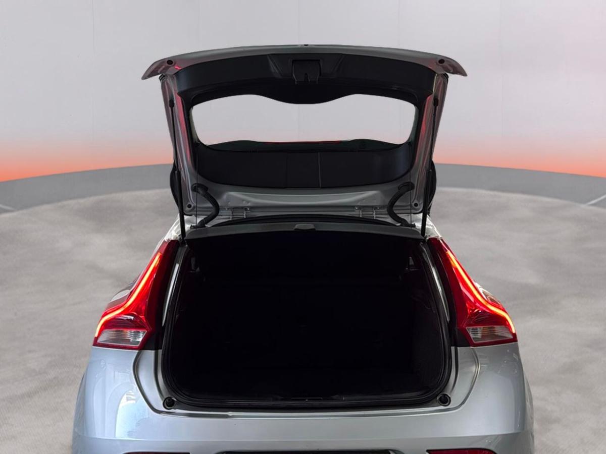 volvo-v40-2019-diesel-1969cc