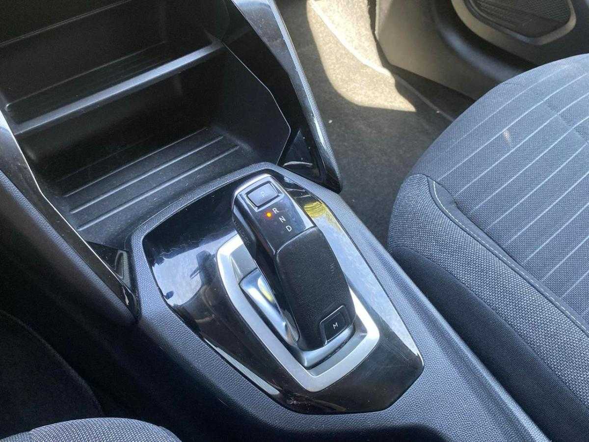 peugeot-208-2021-gasolina-1199cc