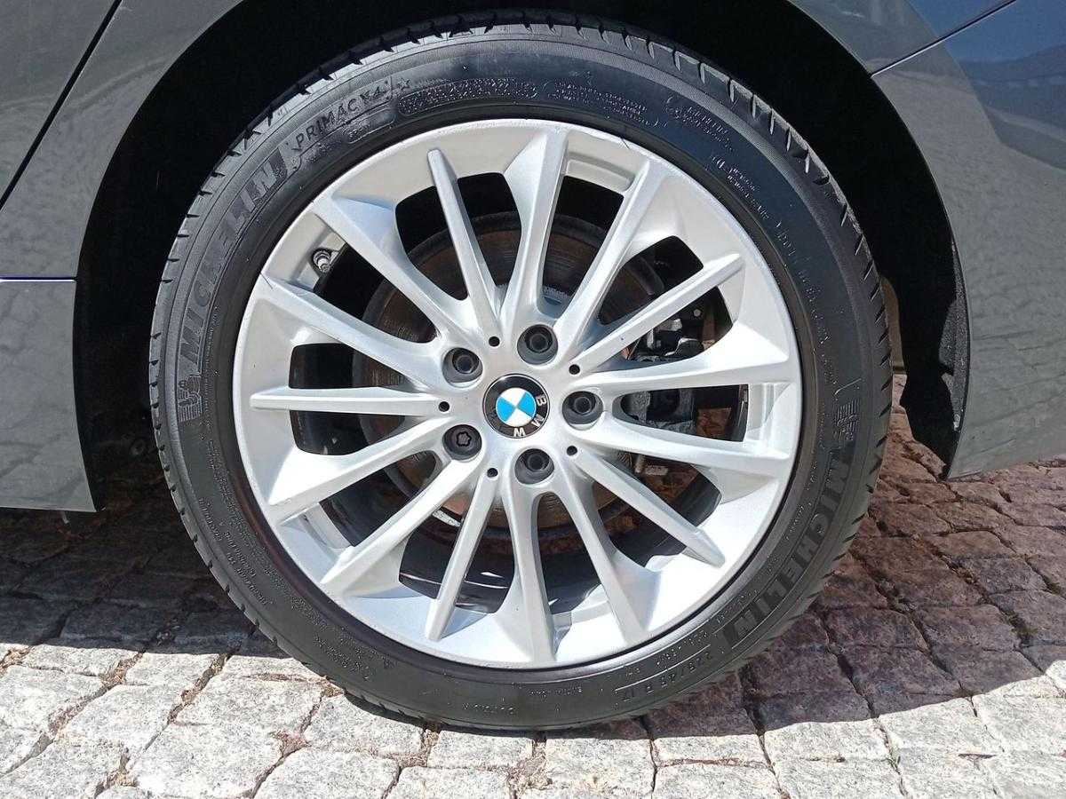 bmw-serie-1-2021-diesel-1496cc