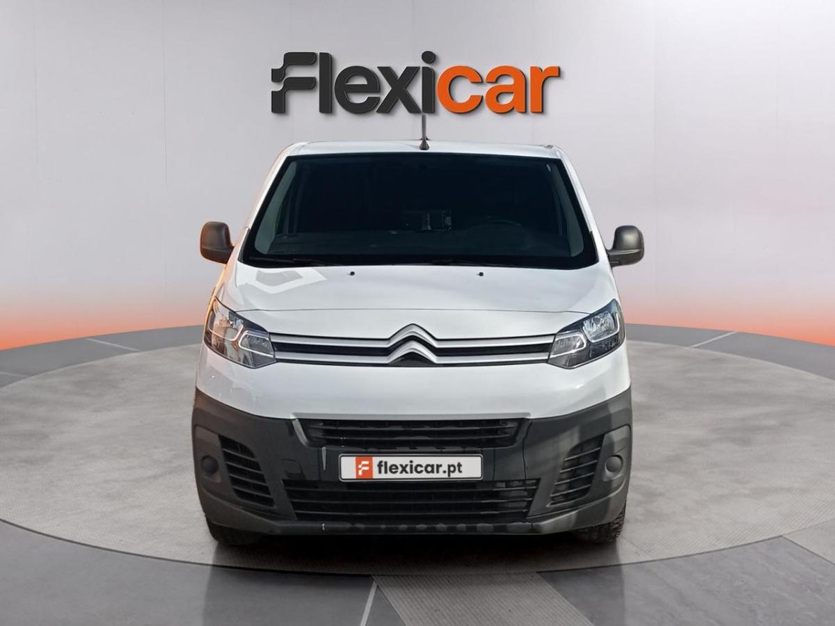 citroen-jumpy-2023-diesel-1499cc