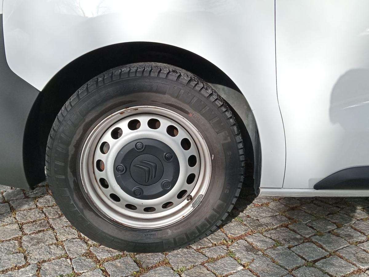 citroen-jumpy-2023-diesel-1499cc