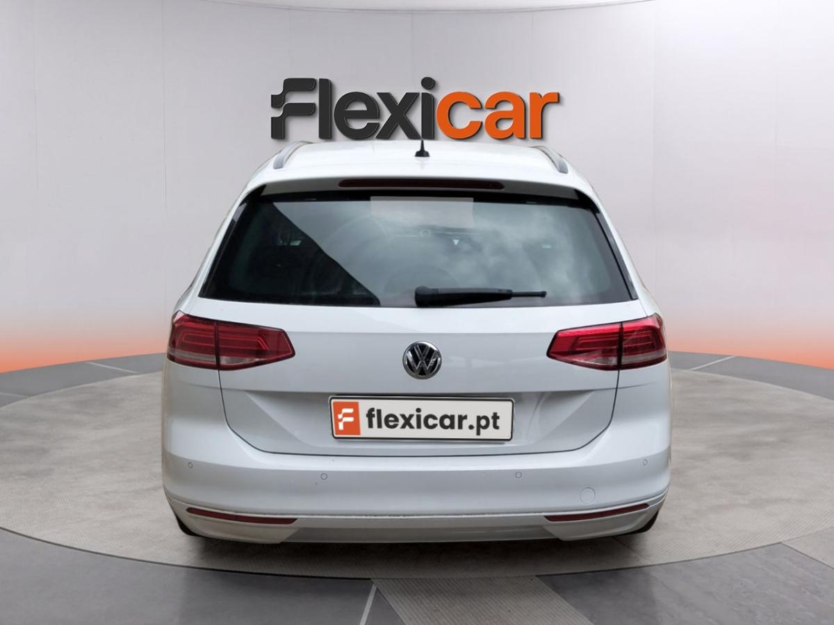 volkswagen-passat-variant-2018-diesel-1968cc