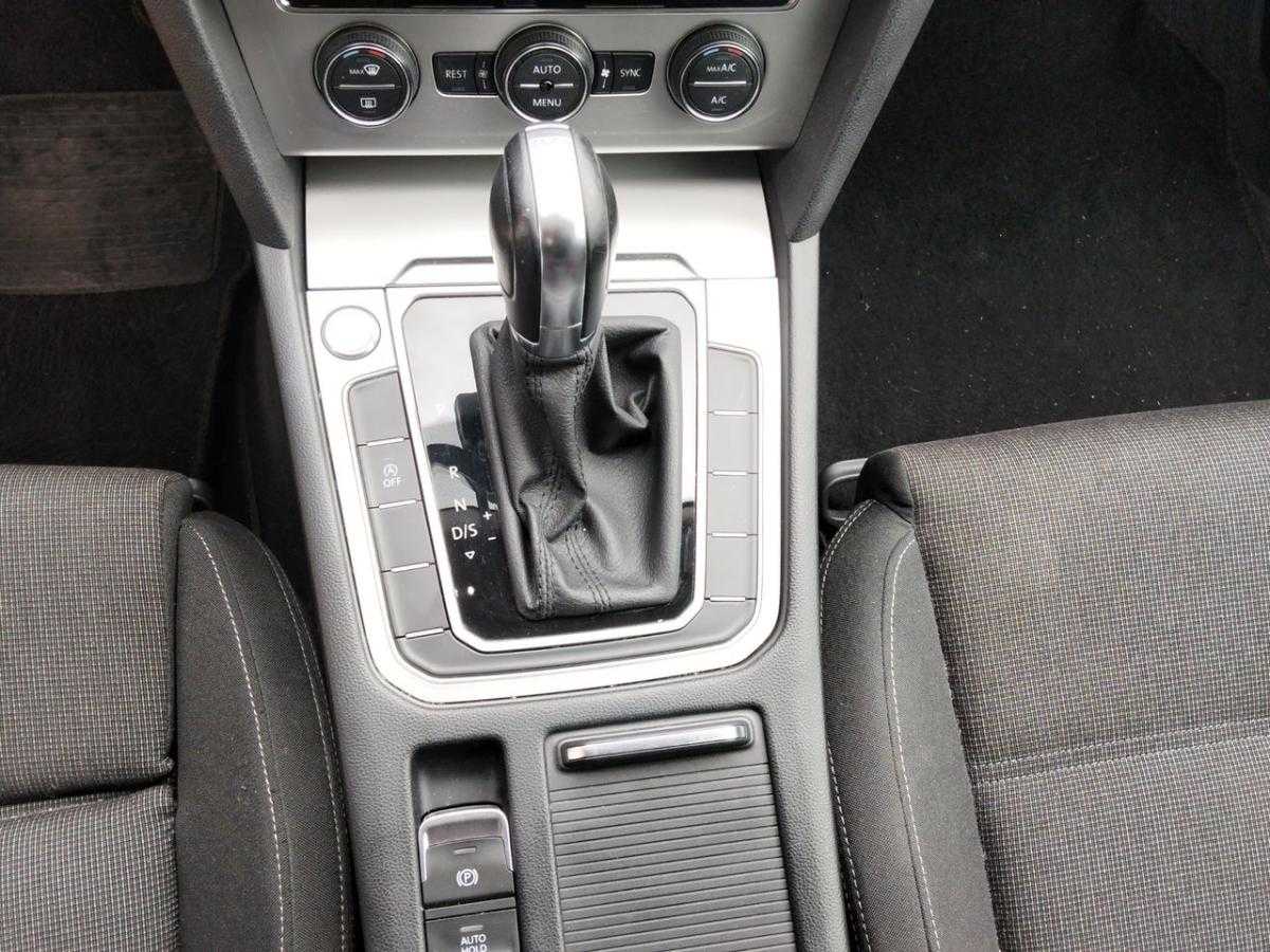 volkswagen-passat-variant-2018-diesel-1968cc