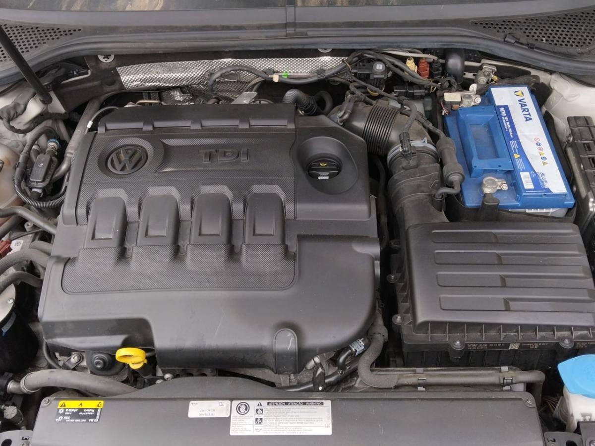 volkswagen-passat-variant-2018-diesel-1968cc