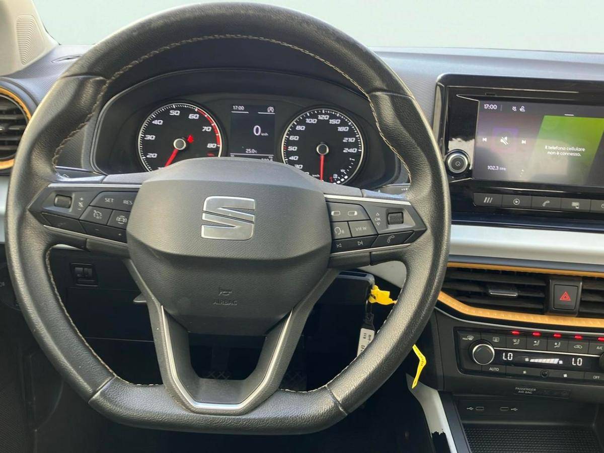 seat-arona-2022-gasolina-999cc