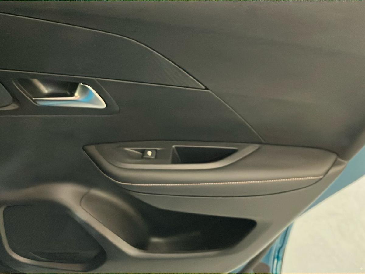 peugeot-2008-2025-eletrico-0cc