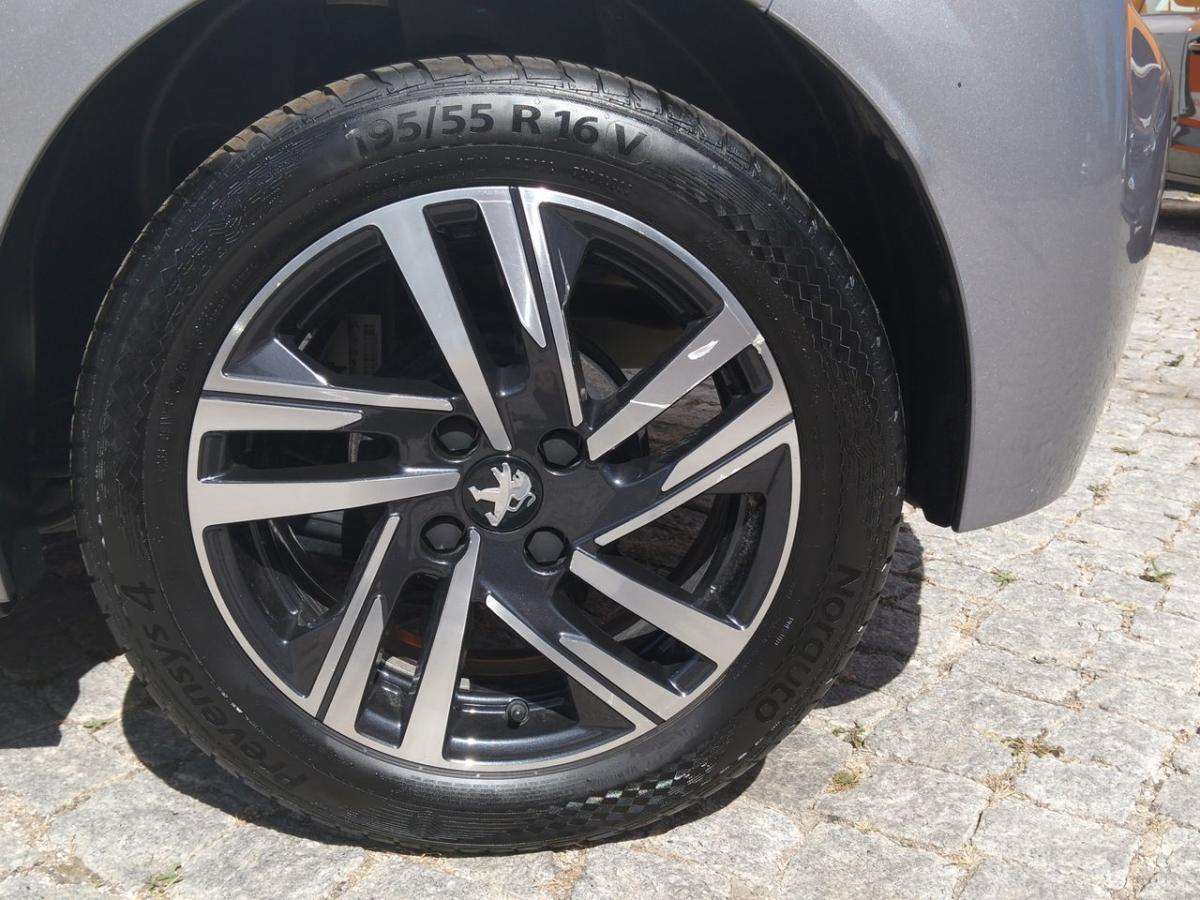 peugeot-208-2023-gasolina-1199cc
