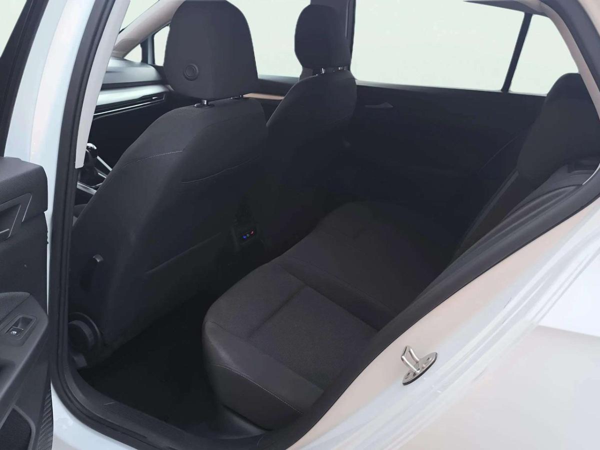 volkswagen-golf-2023-gasolina-999cc