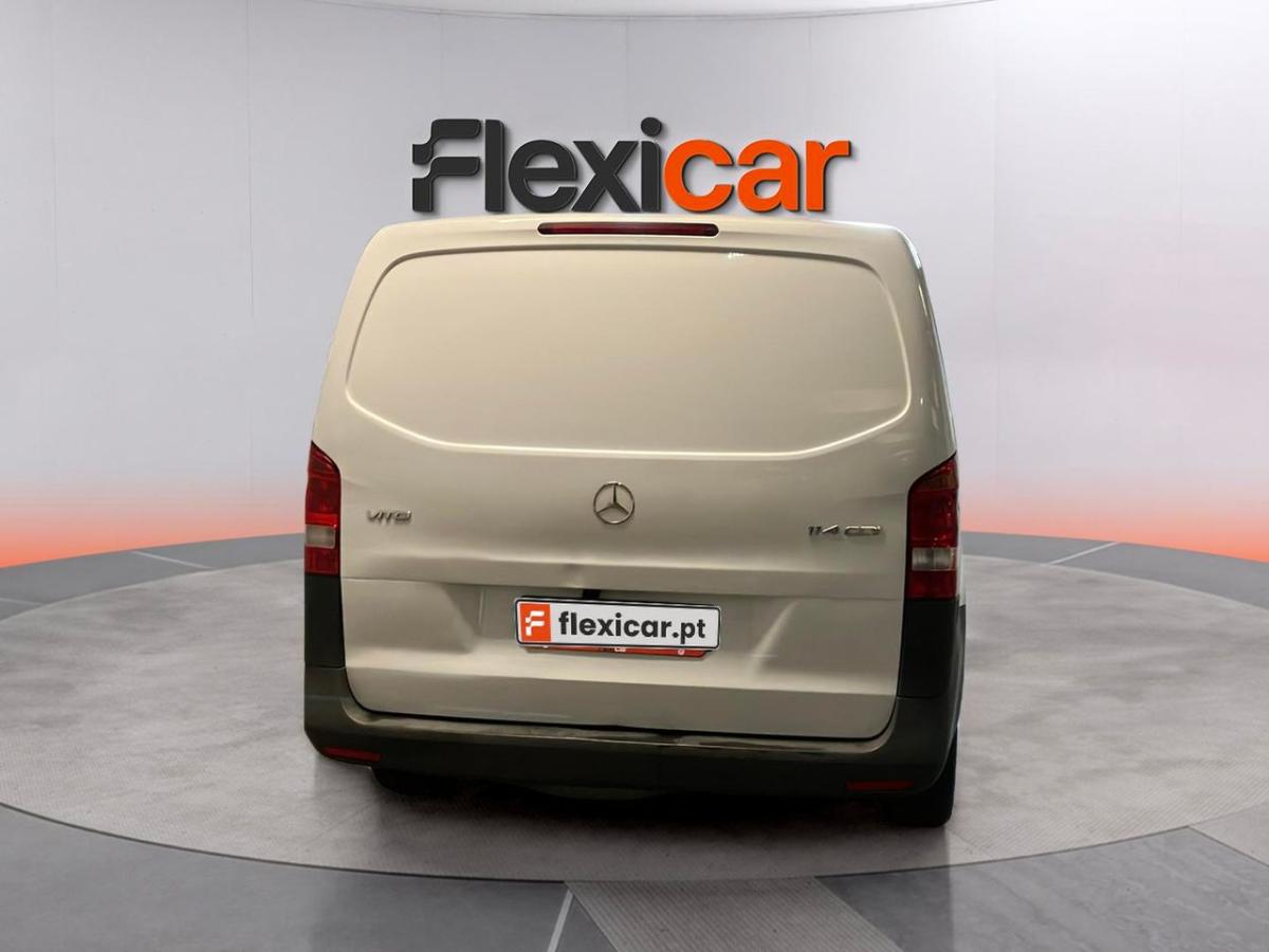 mercedes-benz-vito-2023-diesel-1950cc