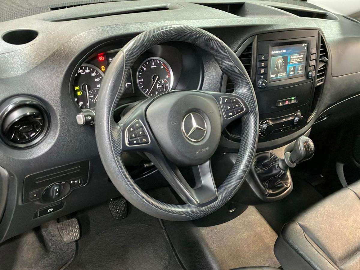mercedes-benz-vito-2023-diesel-1950cc