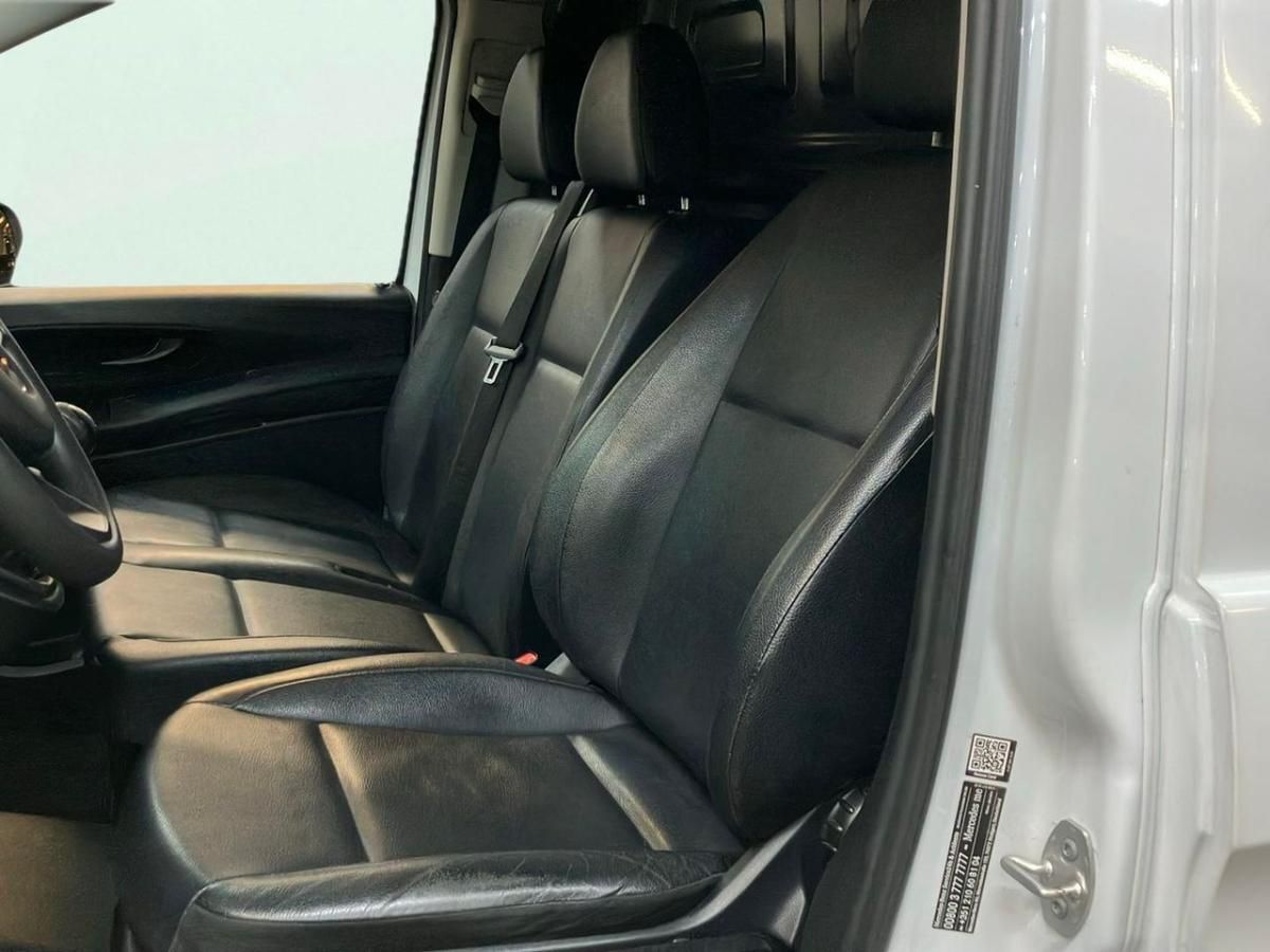 mercedes-benz-vito-2023-diesel-1950cc