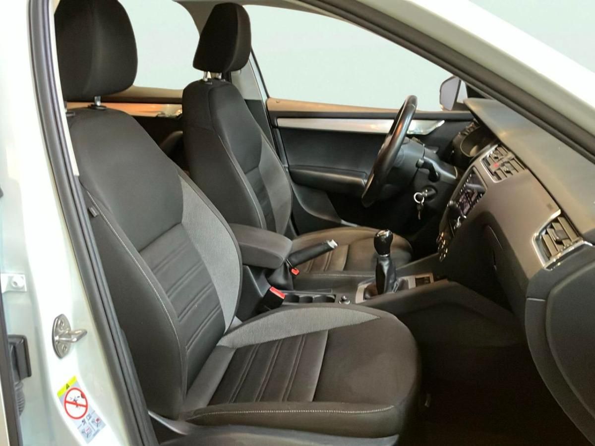 skoda-octavia-2019-diesel-1598cc