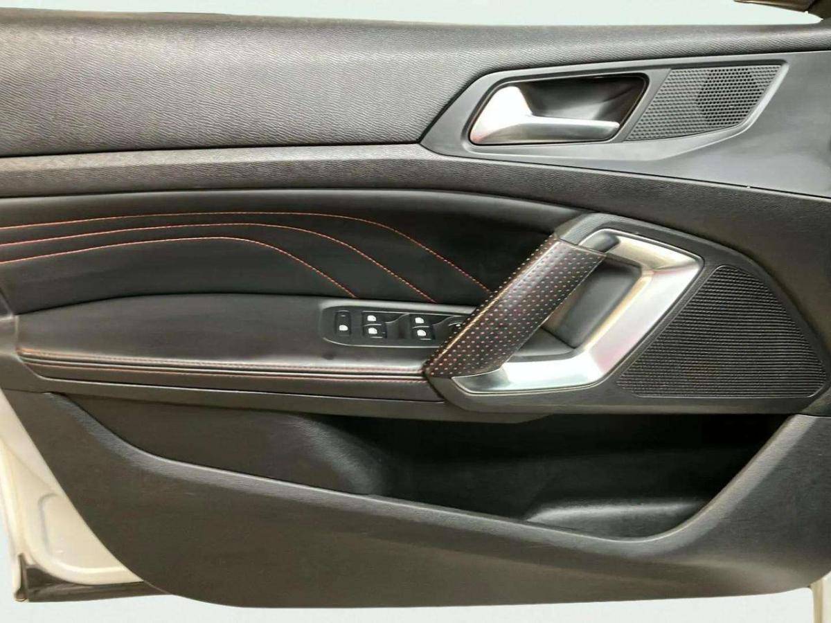 peugeot-308-2016-gasolina-1598cc