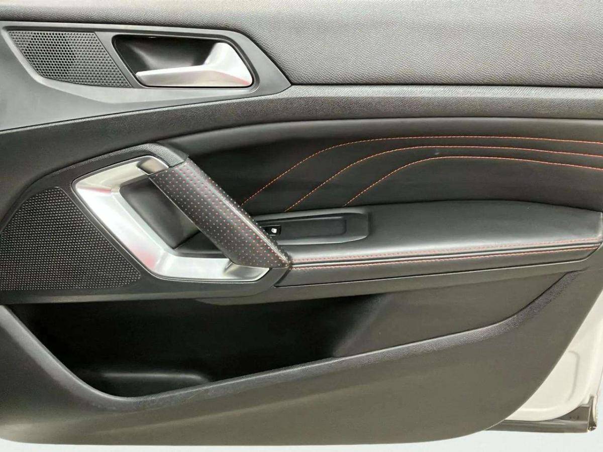 peugeot-308-2016-gasolina-1598cc