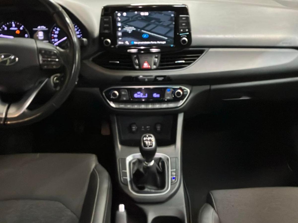 hyundai-i30-2018-diesel-1582cc