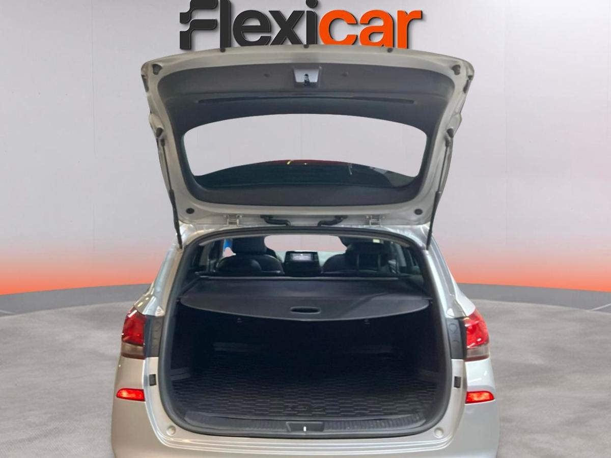 hyundai-i30-2018-diesel-1582cc