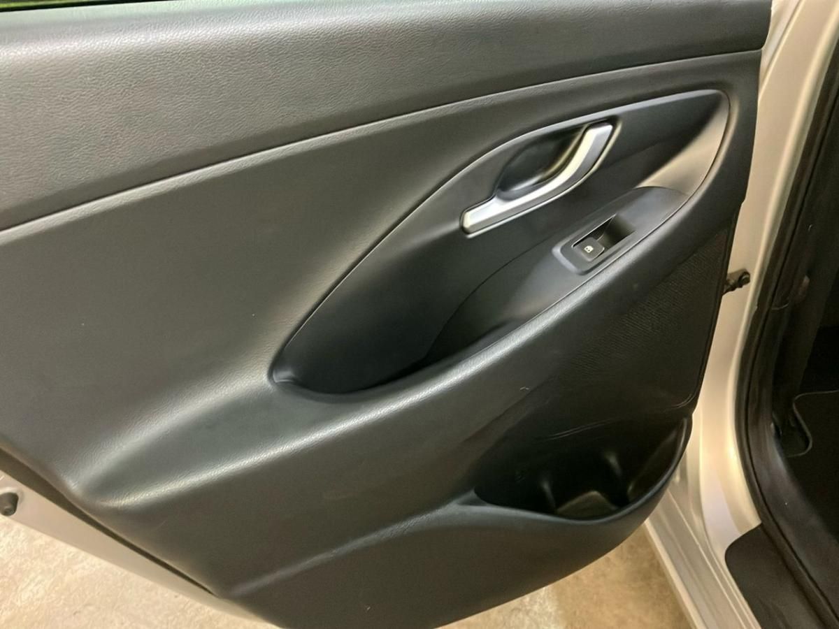 hyundai-i30-2018-diesel-1582cc