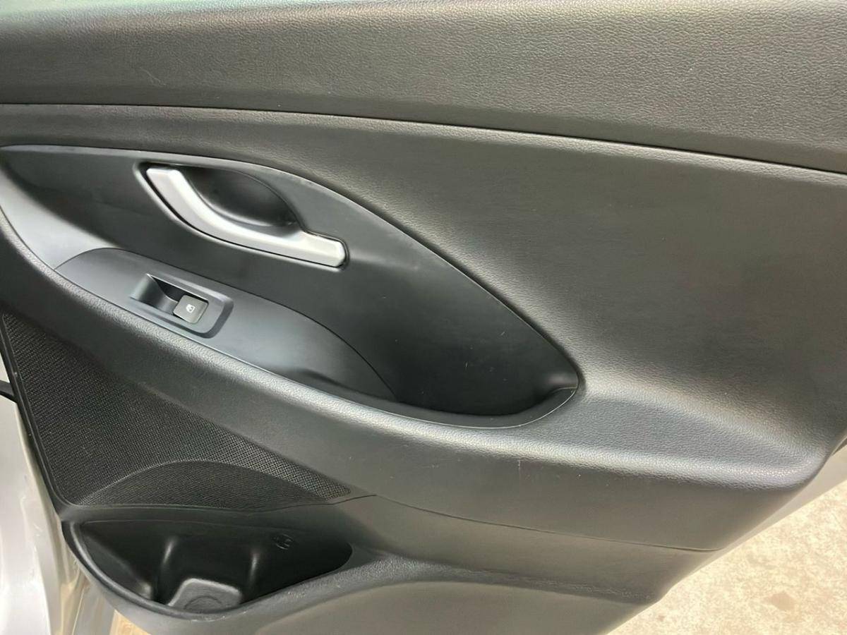 hyundai-i30-2018-diesel-1582cc