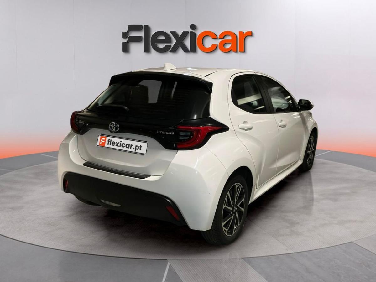 toyota-yaris-2022-hibrido-a-gasolina-1497cc
