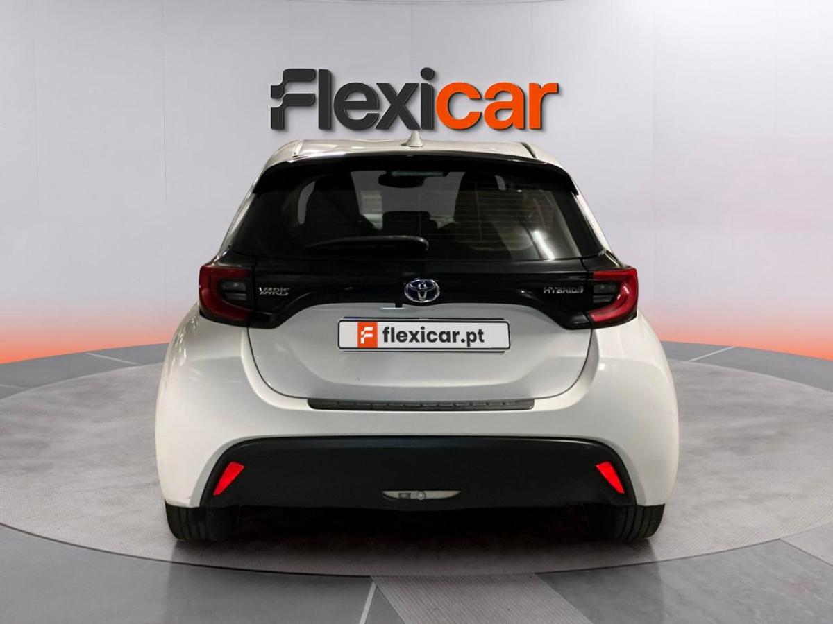 toyota-yaris-2022-hibrido-a-gasolina-1497cc