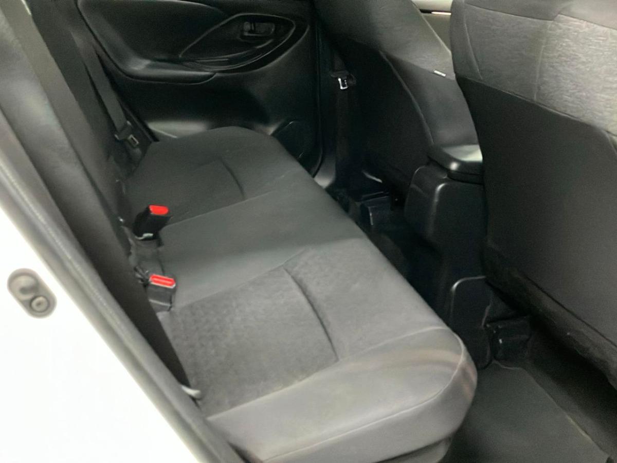 toyota-yaris-2022-hibrido-a-gasolina-1497cc