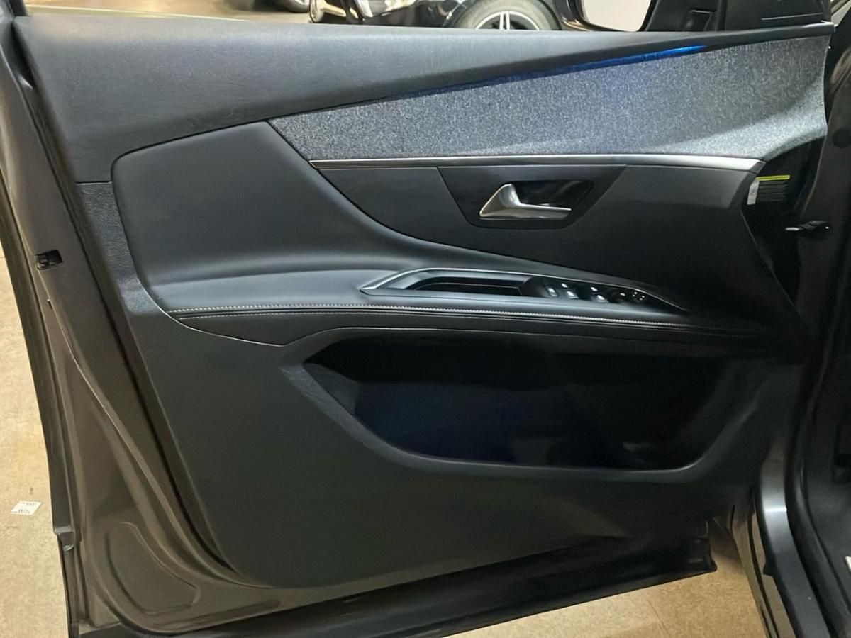 peugeot-5008-2018-diesel-1499cc
