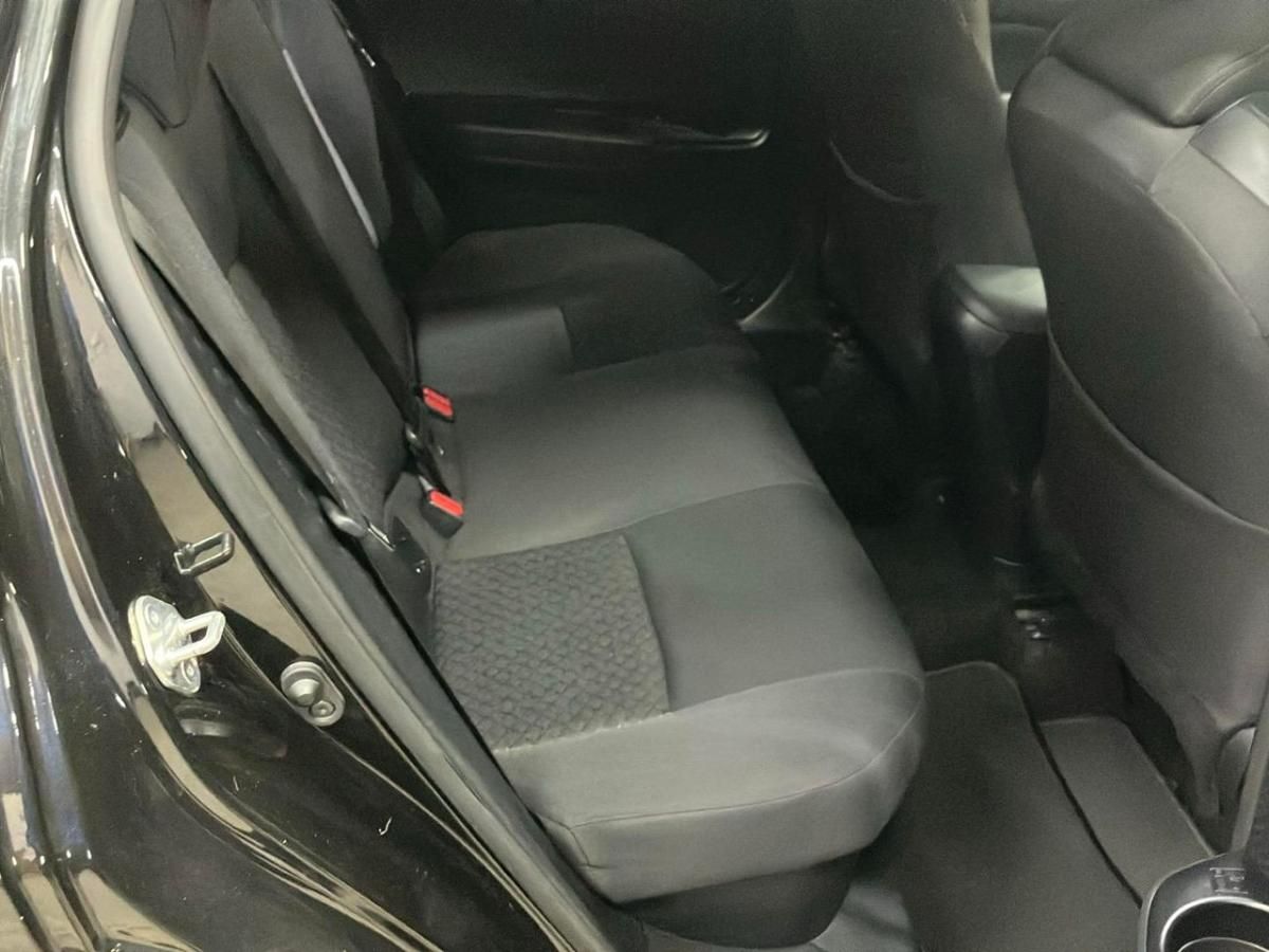 toyota-c-hr-2023-hibrido-a-gasolina-1798cc