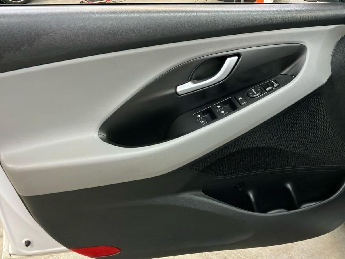 hyundai-i30-2017-diesel-1598cc