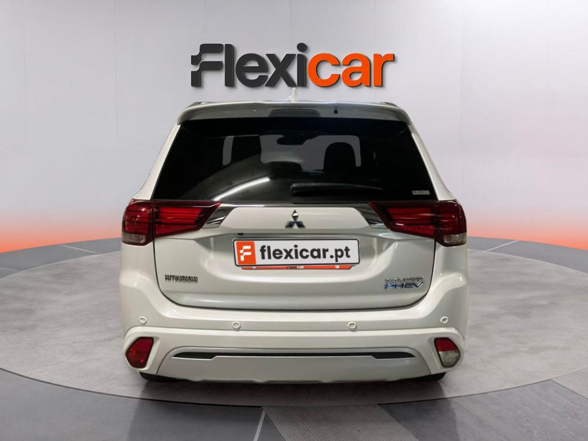 mitsubishi-outlander-2020-hibrido-a-gasolina-2360cc