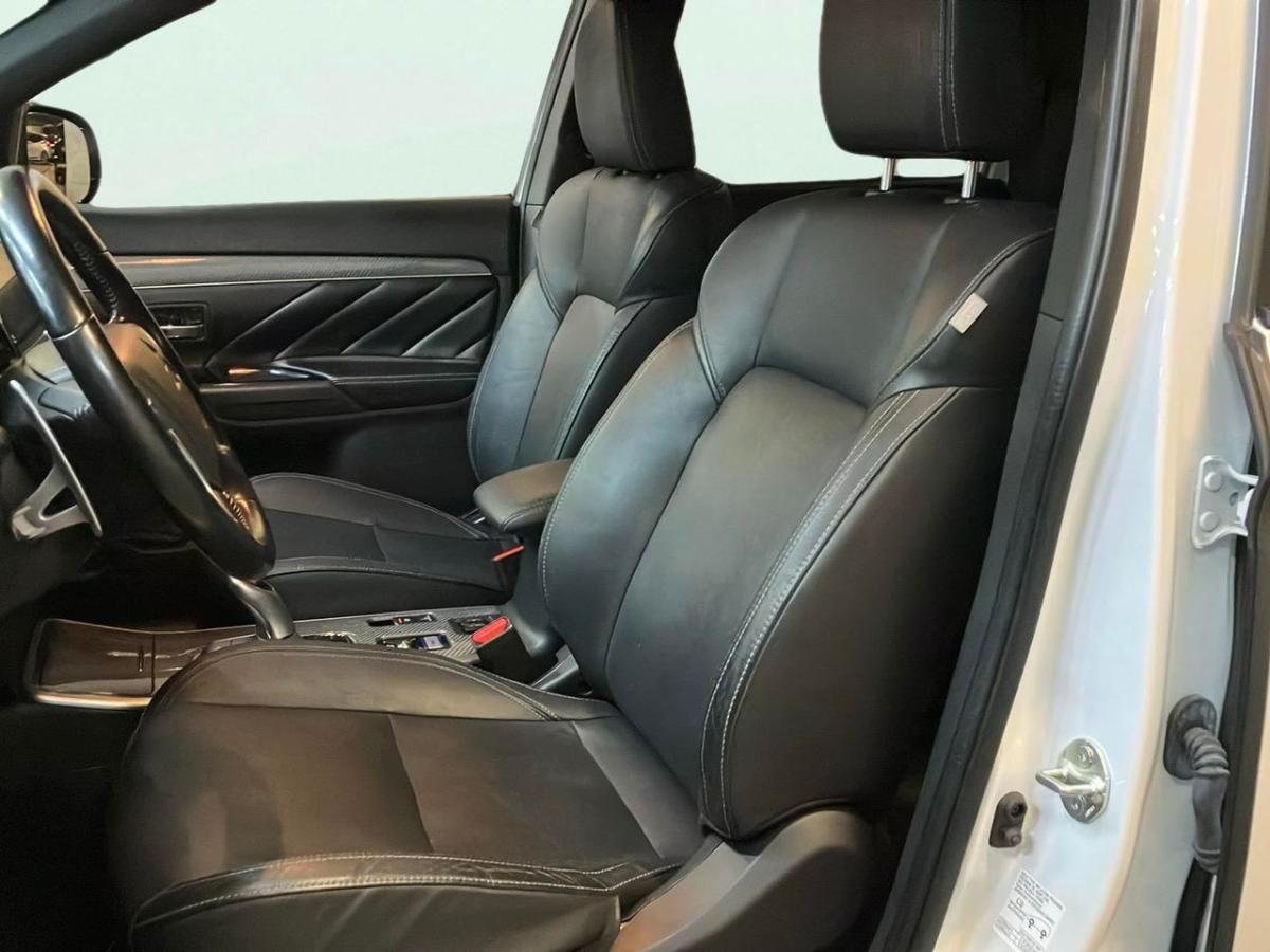 mitsubishi-outlander-2020-hibrido-a-gasolina-2360cc