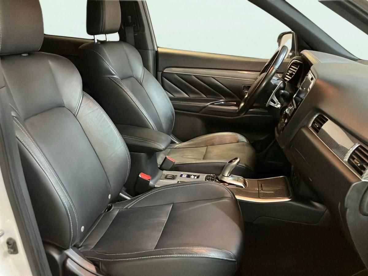 mitsubishi-outlander-2020-hibrido-a-gasolina-2360cc