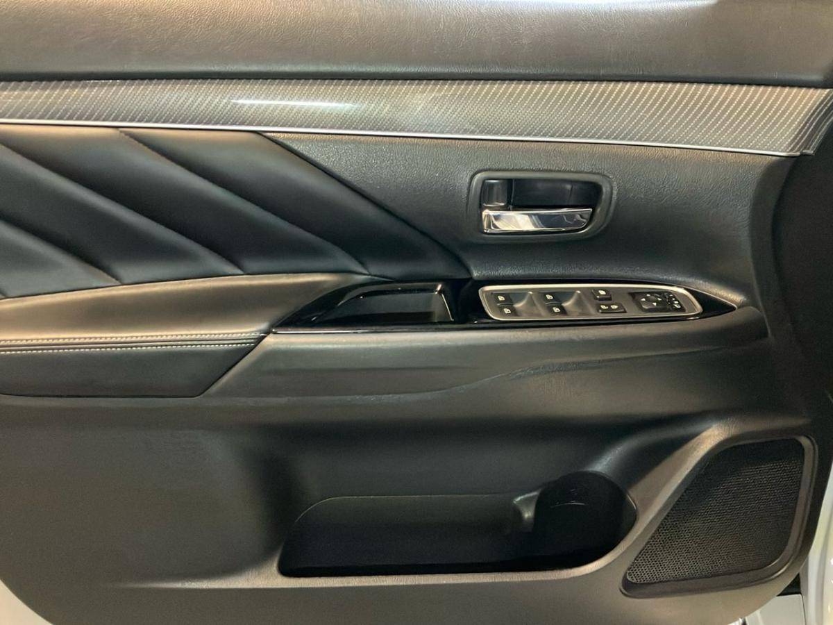 mitsubishi-outlander-2020-hibrido-a-gasolina-2360cc