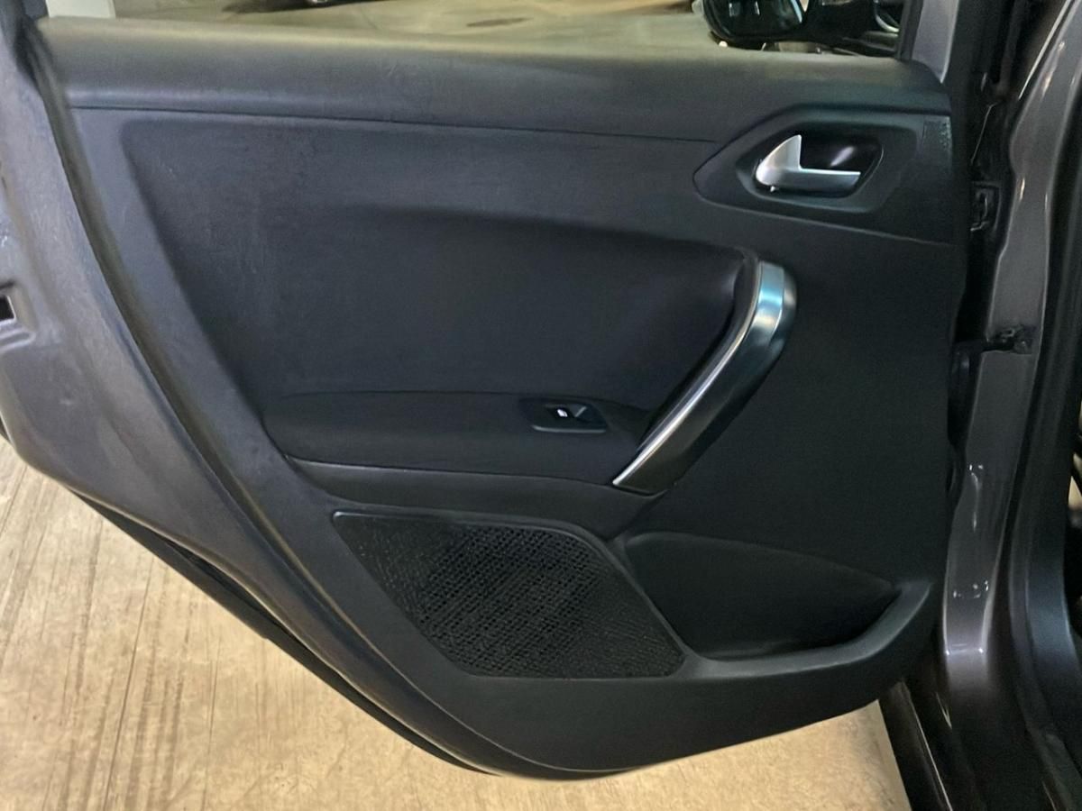 peugeot-2008-2017-gasolina-1199cc