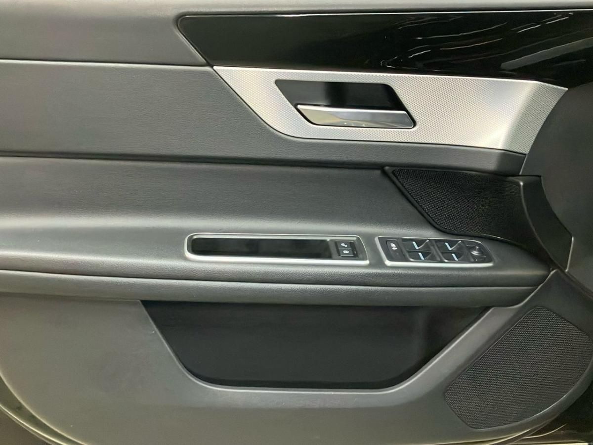 jaguar-xf-sportbrake-2019-diesel-1999cc