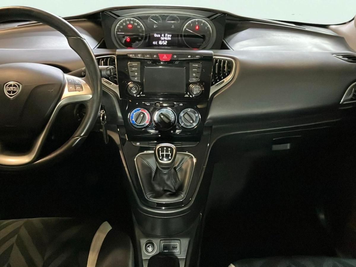 lancia-ypsilon-2016-gasolina-1242cc