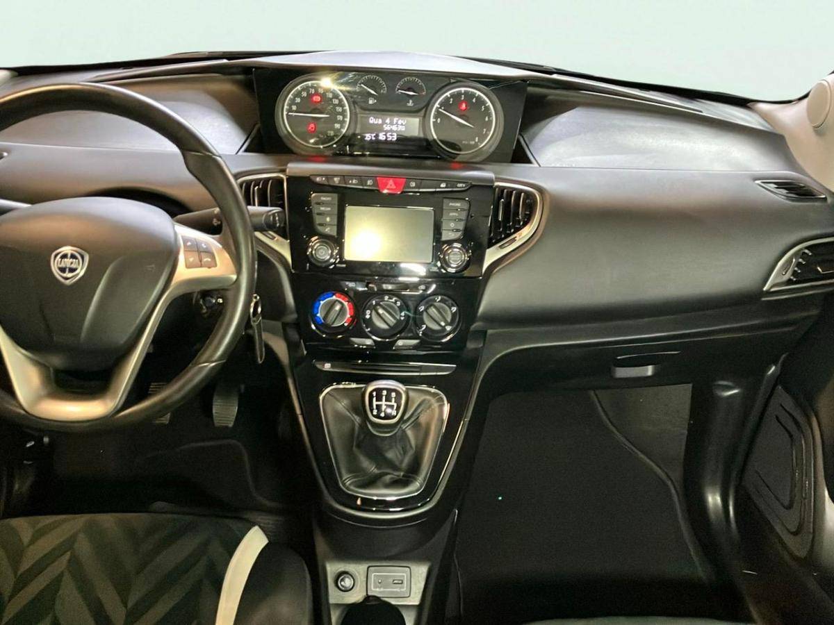 lancia-ypsilon-2016-gasolina-1242cc