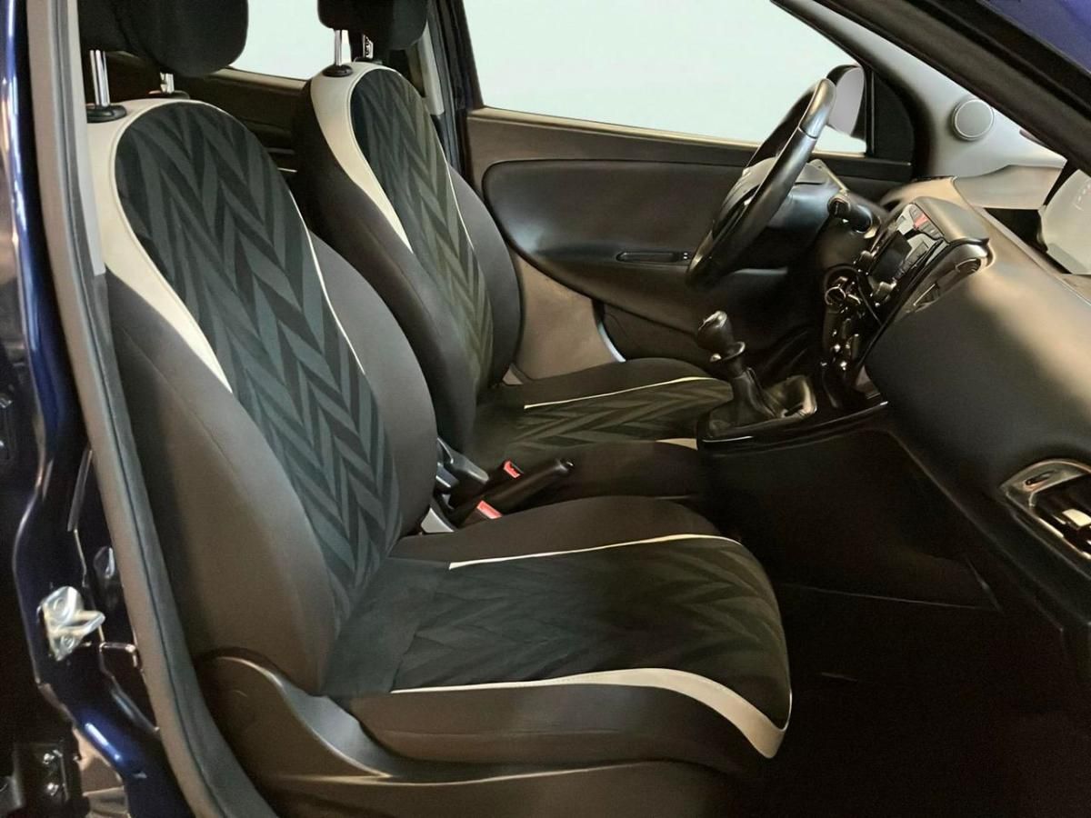 lancia-ypsilon-2016-gasolina-1242cc