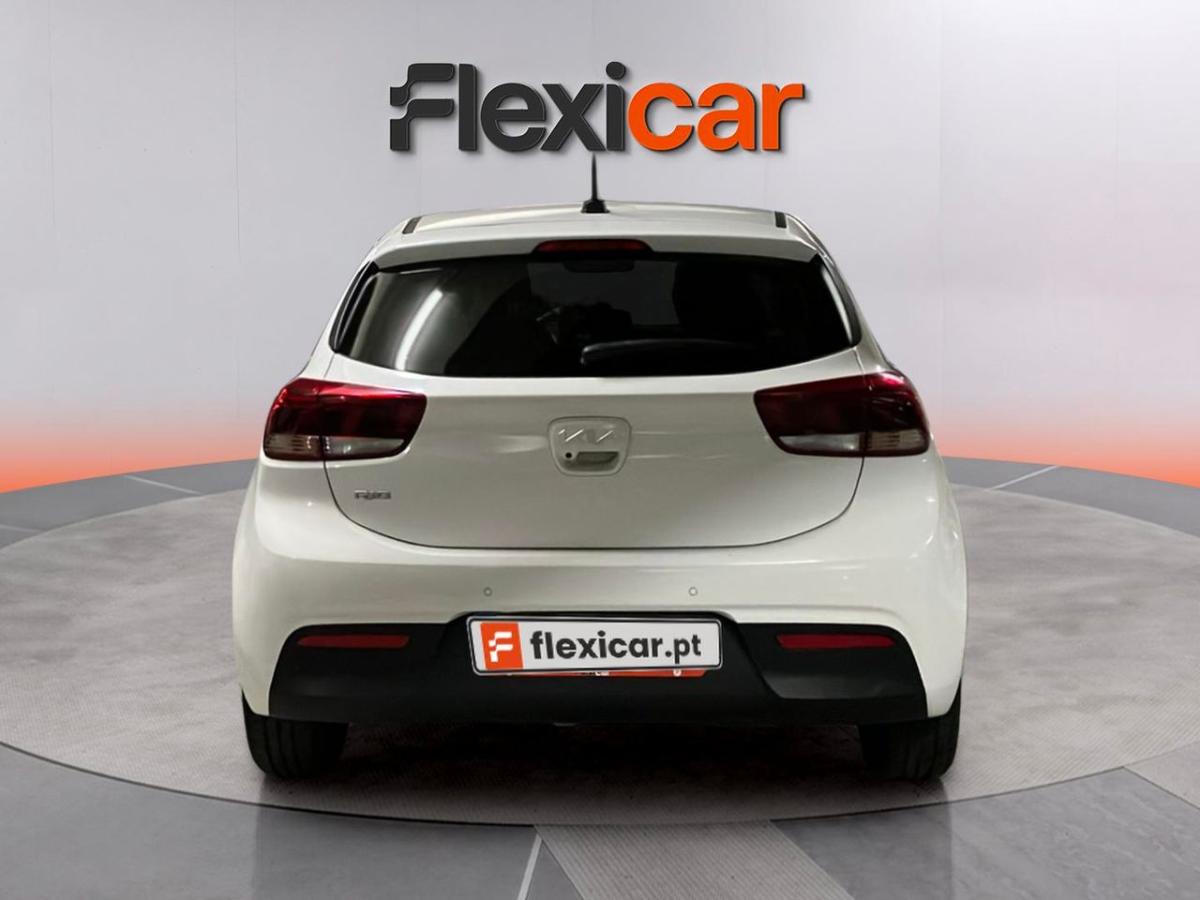 kia-rio-2022-gasolina-998cc